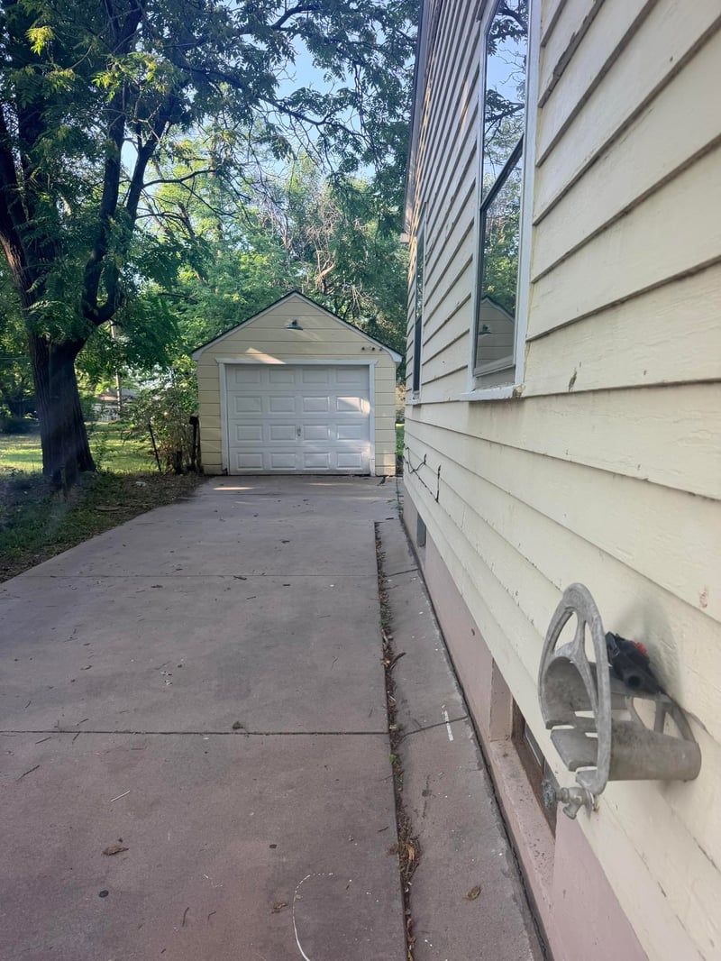 425 2nd St, Newton, KS 67114