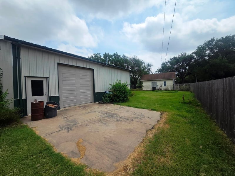 1420 9th , Newton, KS 67114