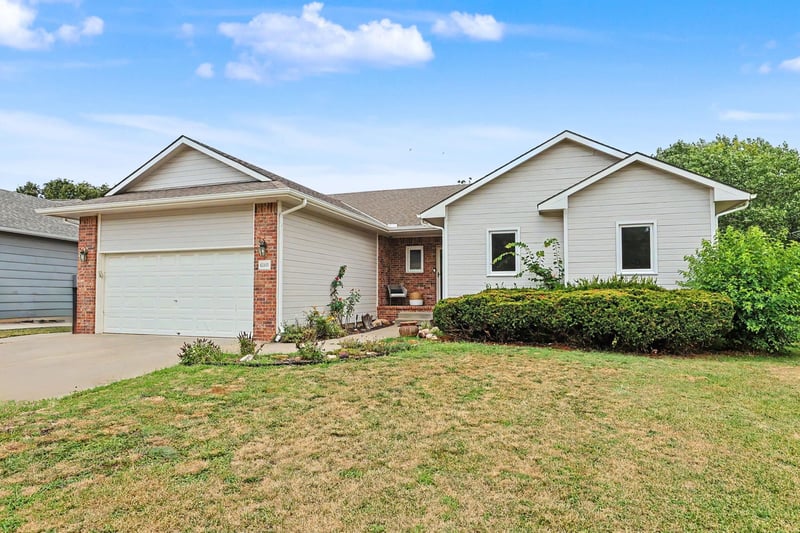 4260 Rushwood Ct, Bel Aire, KS 67226-1462