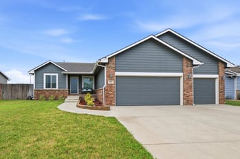 879 Cattail Cir, Haysville, KS 67060
