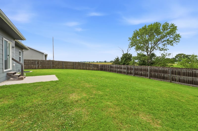 879 Cattail Cir, Haysville, KS 67060