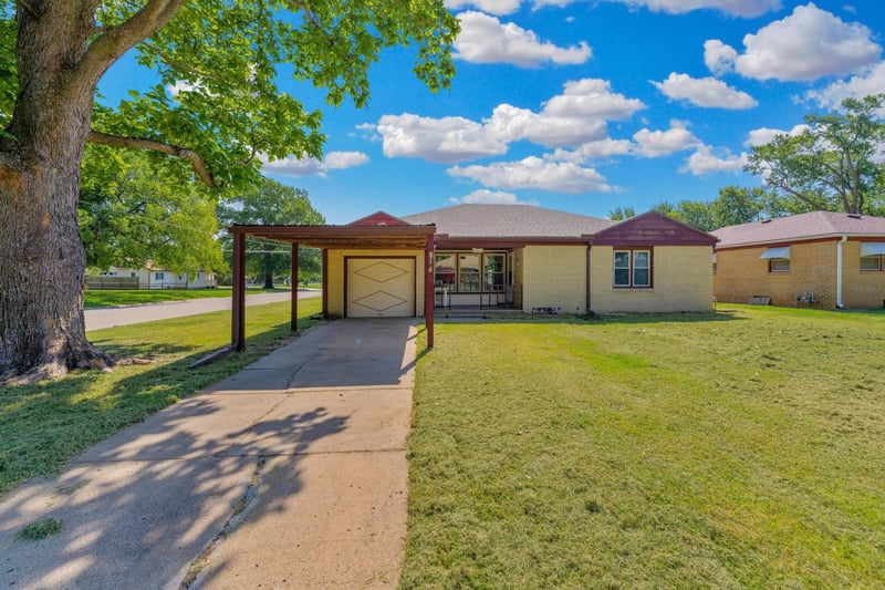 816 N Lincoln, Belle Plaine, KS 67013