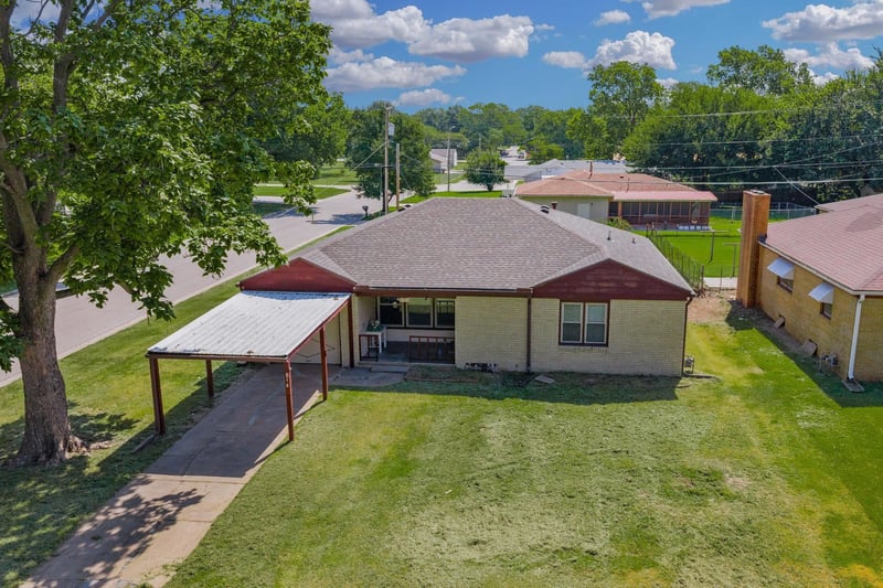 816 Lincoln , Belle Plaine, KS 67013