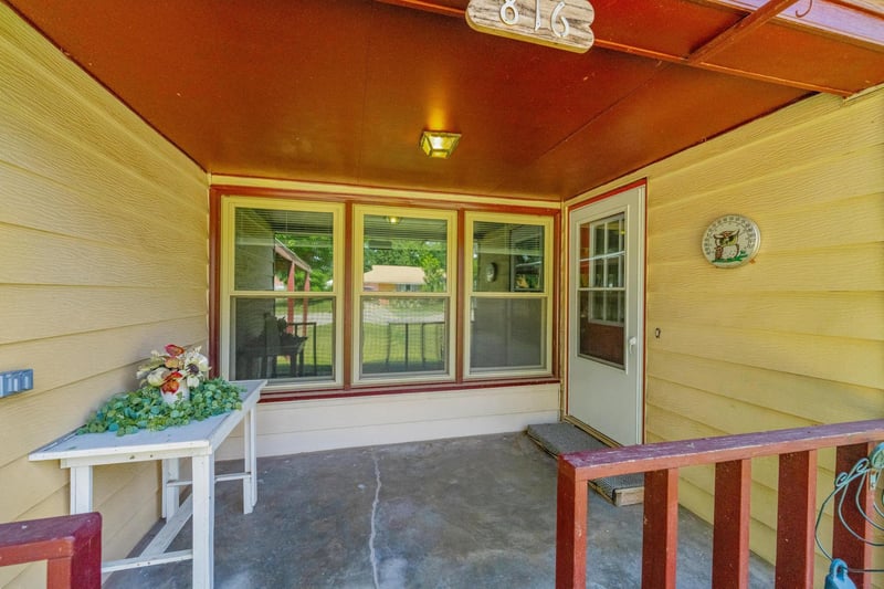 816 Lincoln , Belle Plaine, KS 67013