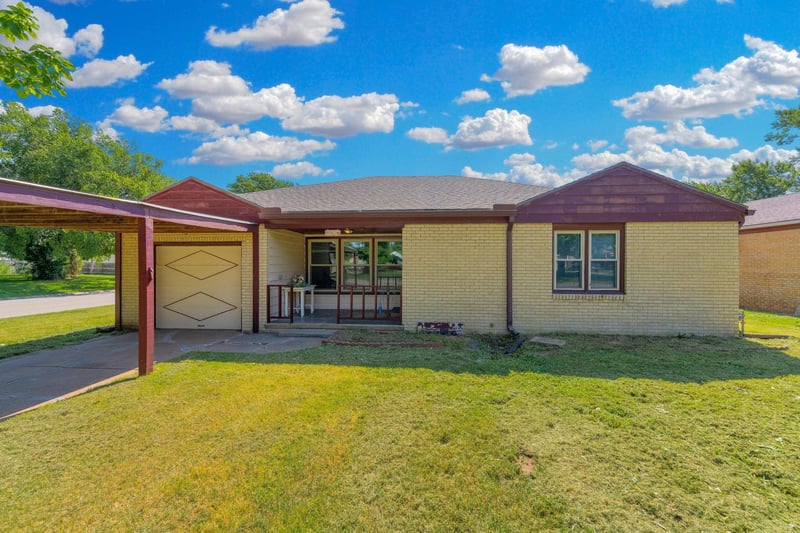 816 Lincoln , Belle Plaine, KS 67013
