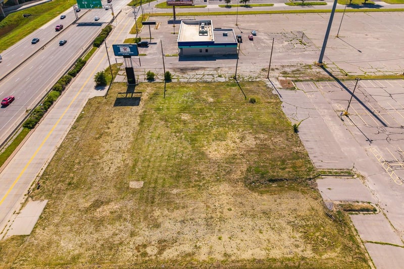 4702 Kellogg , Wichita, KS 67209