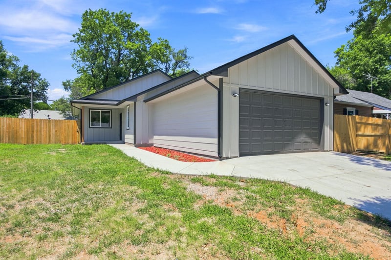 1427 Broadview St, Wichita, KS 67208