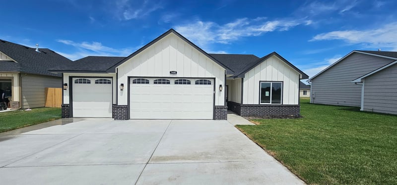 1600 E Appleton St, Valley Center, KS 67147