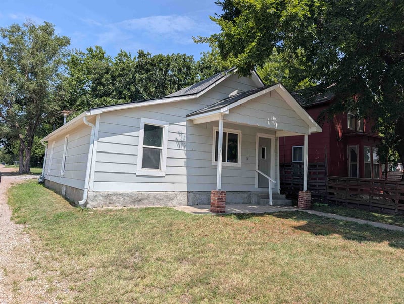 502 10th , Newton, KS 67114