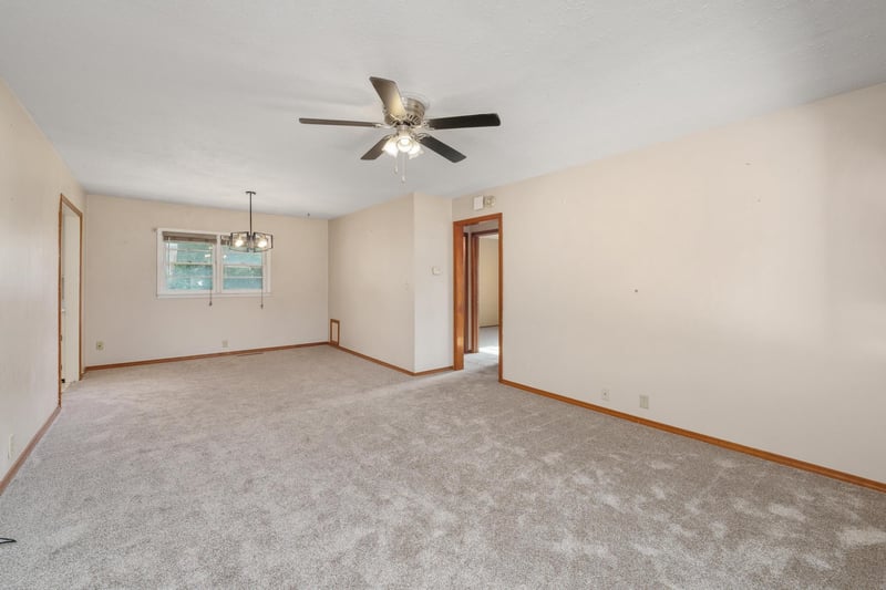 430 8th , Belle Plaine, KS 67013