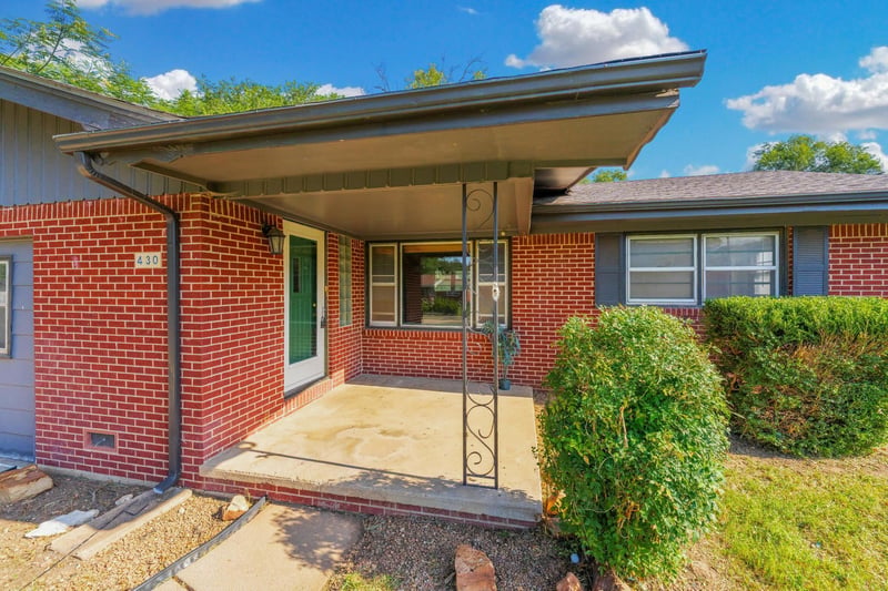 430 8th , Belle Plaine, KS 67013