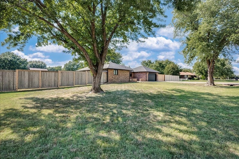 5549 Athenian , Wichita, KS 67204