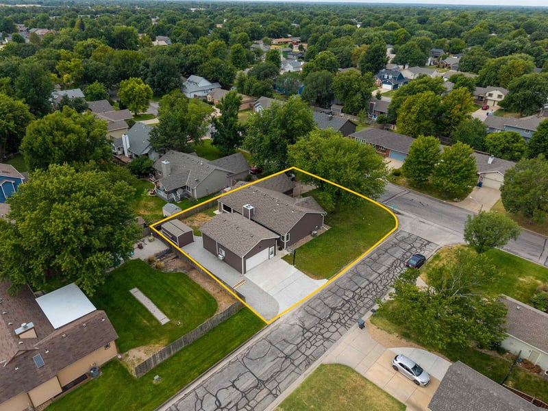 1874 Woodchuck St, Wichita, KS 67212
