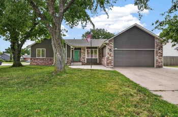 1874 Woodchuck St, Wichita, KS 67212