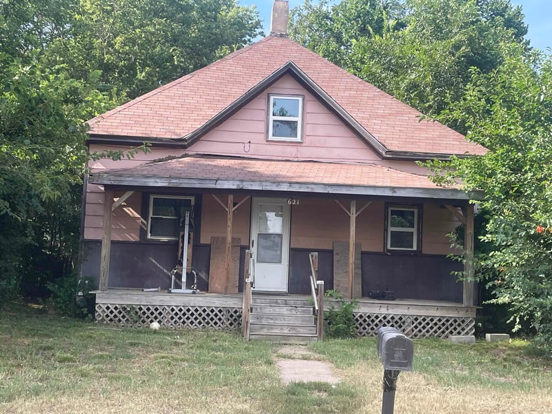 621 4th St, Wellington, KS 67152-2716