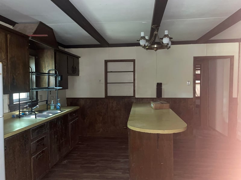 621 4th St, Wellington, KS 67152-2716