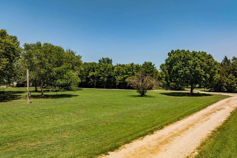 204 East St, Fall River, KS 67047