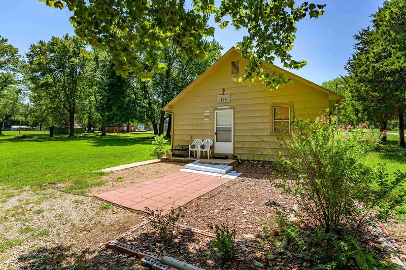 204 East St, Fall River, KS 67047