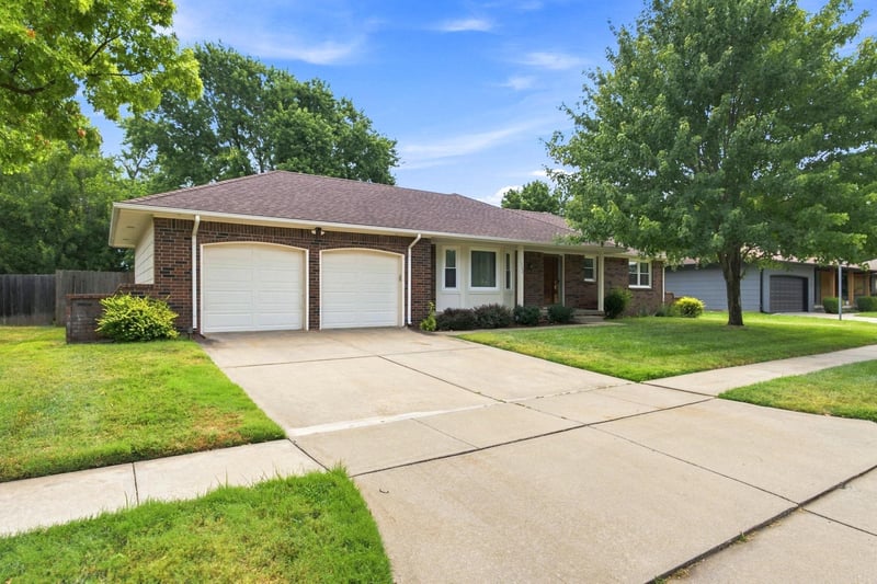 1702 Lark St, Wichita, KS 67212