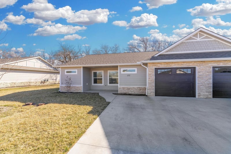 320 N Warren Ave Unit 602, Rose Hill, KS 67133