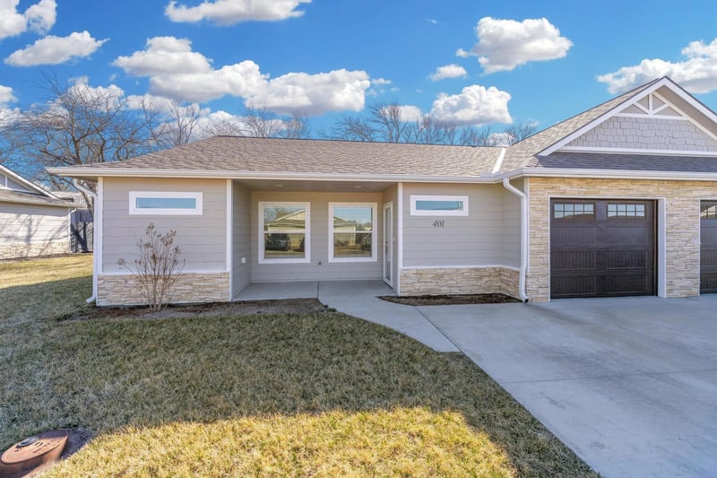 320 N Warren Ave Unit 602, Rose Hill, KS 67133