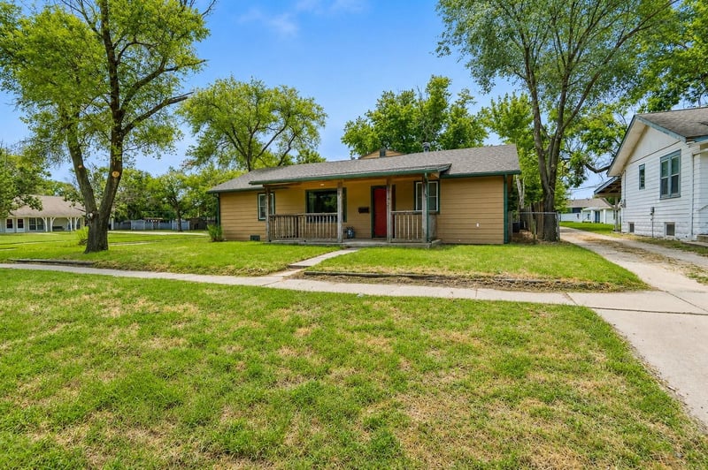603 31st St S, Wichita, KS 67217
