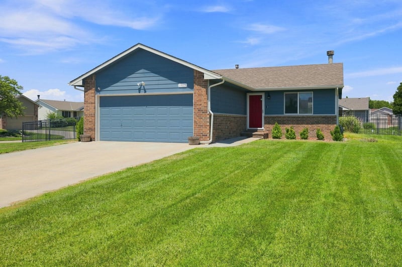 1922 N Nickelton Ct, Wichita, KS 67235