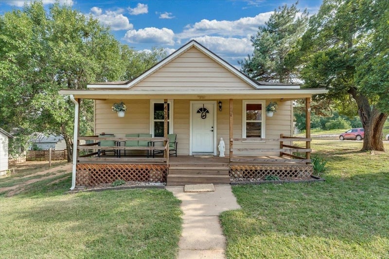 439 C Ave, Kingman, KS 67068