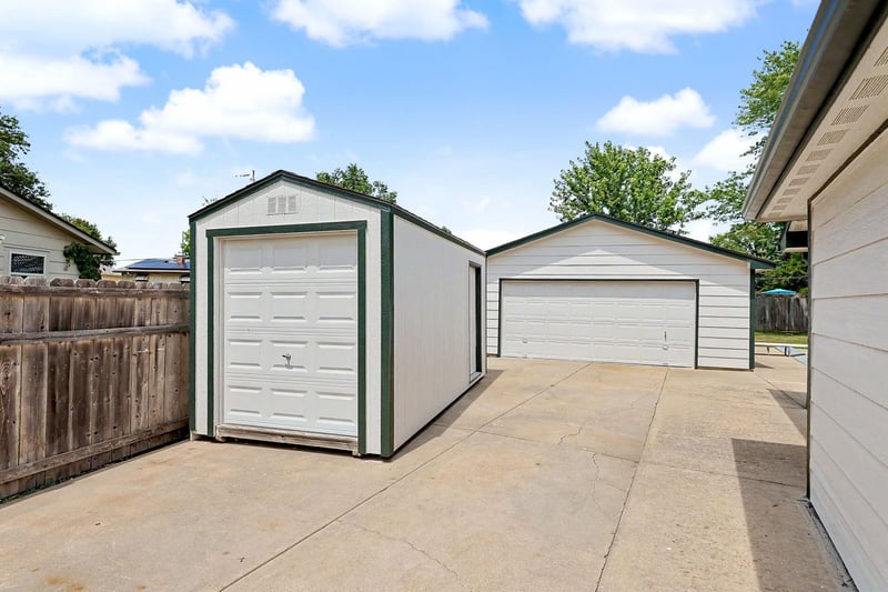 1138 N Summitlawn Ct, Wichita, KS 67212