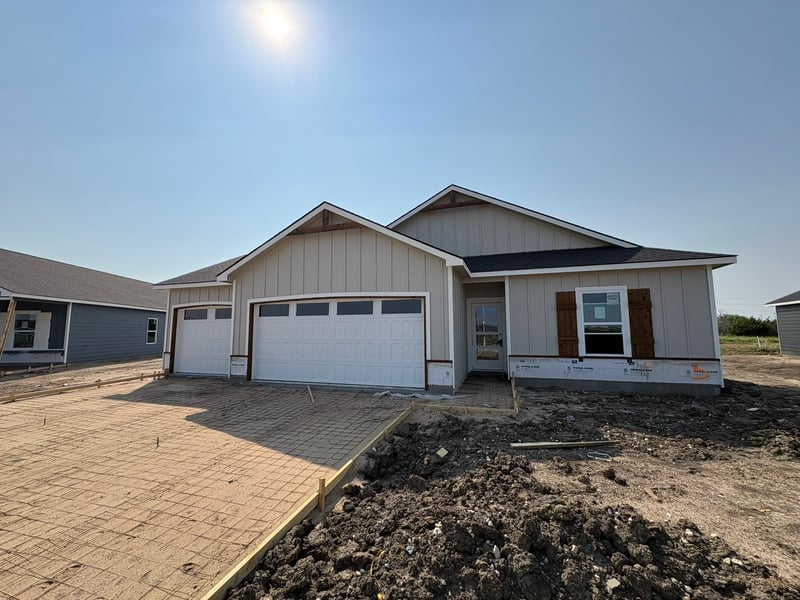 5705 Plumthicket St, Bel Aire, KS 67226