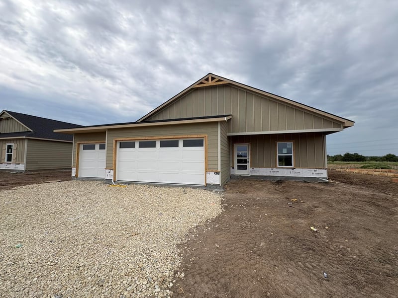 5801 Plumthicket St, Bel Aire, KS 67226