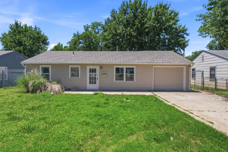 4949 Cedardale Ave, Wichita, KS 67216