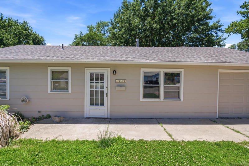 4949 Cedardale Ave, Wichita, KS 67216