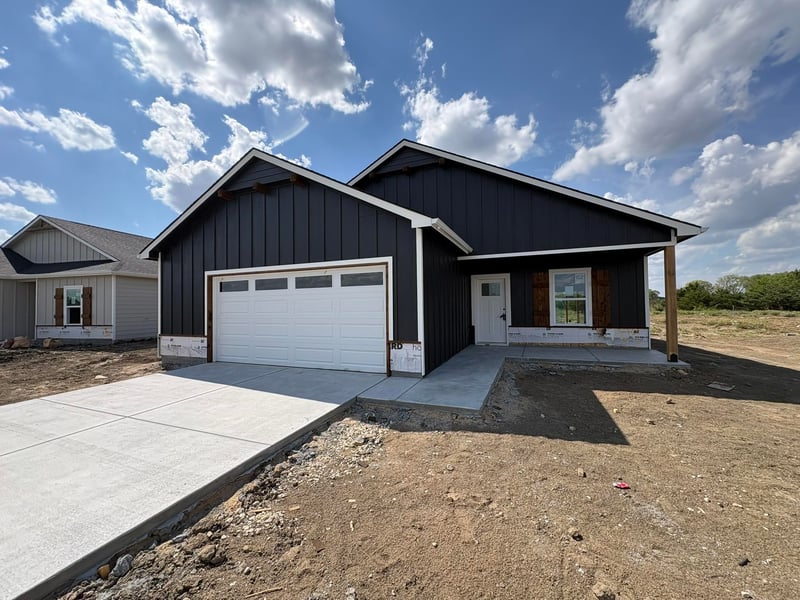 5709 Plumthicket St, Bel Aire, KS 67226