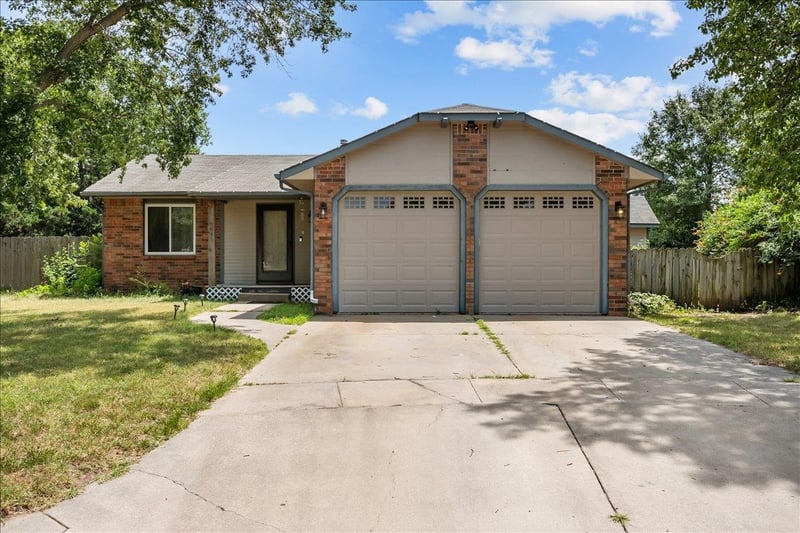 6645 Oneil Ct, Wichita, KS 67212