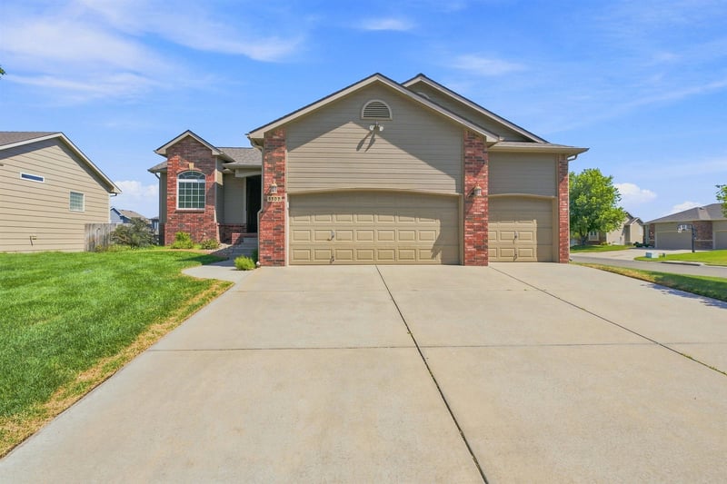 8502 34th St N, Wichita, KS 67205-3401