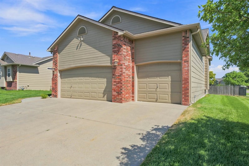 8502 34th St N, Wichita, KS 67205-3401