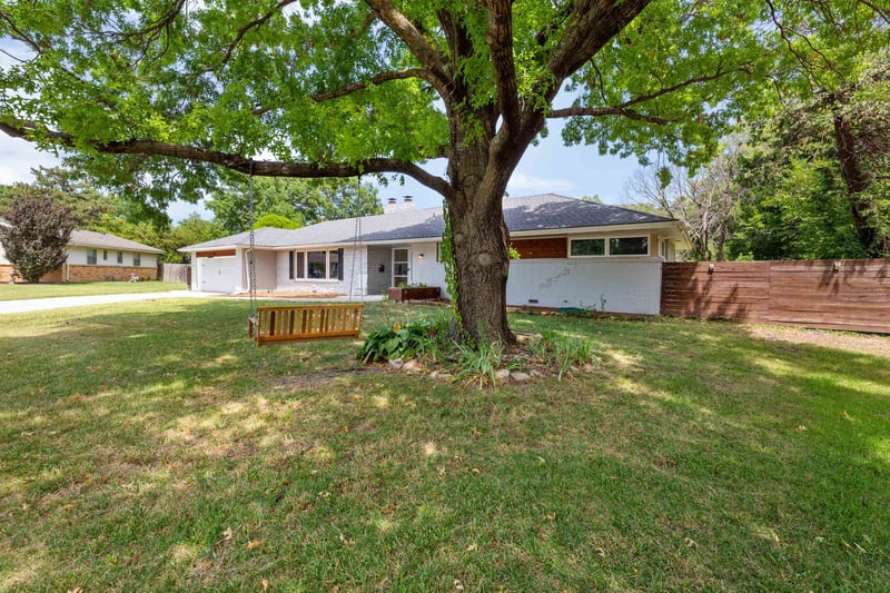 5650 Coe Dr, Wichita, KS 67208