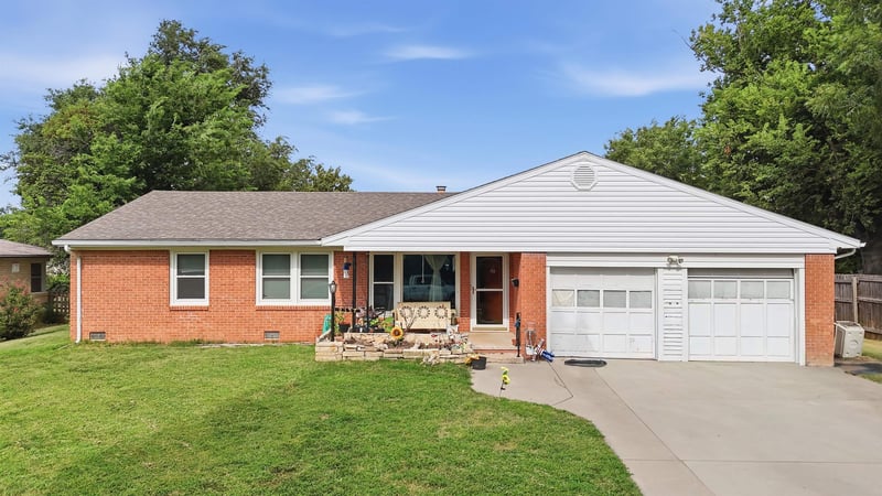 2337 Crestway Ave, Wichita, KS 67218