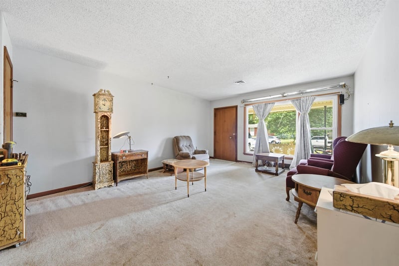 2337 Crestway Ave, Wichita, KS 67218