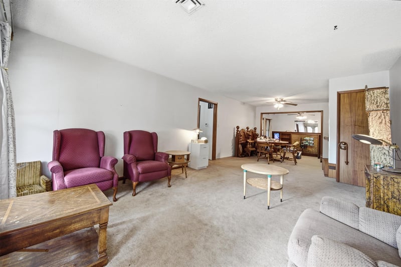 2337 Crestway Ave, Wichita, KS 67218