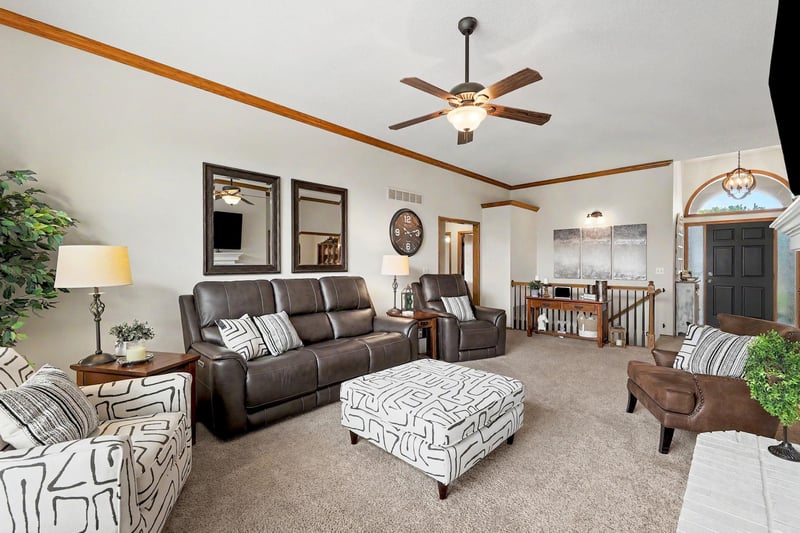 108 N Rainbow Lake Rd, Wichita, KS 67235