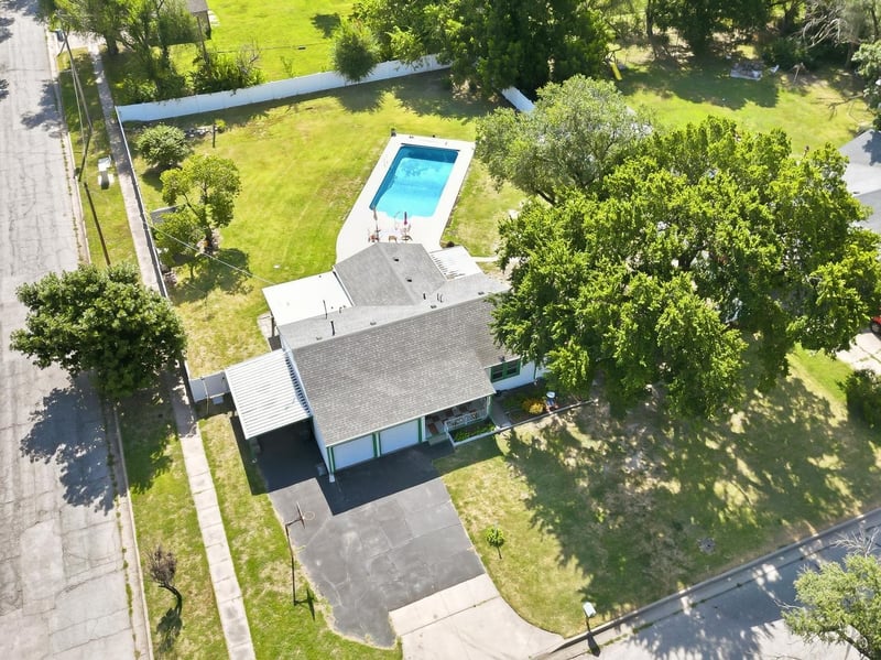 2754 Edwards , Wichita, KS 67204