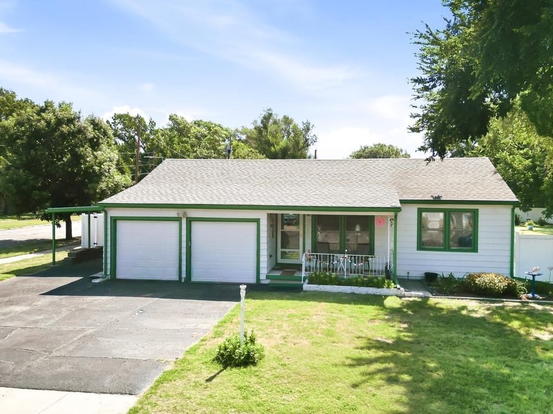 2754 Edwards , Wichita, KS 67204