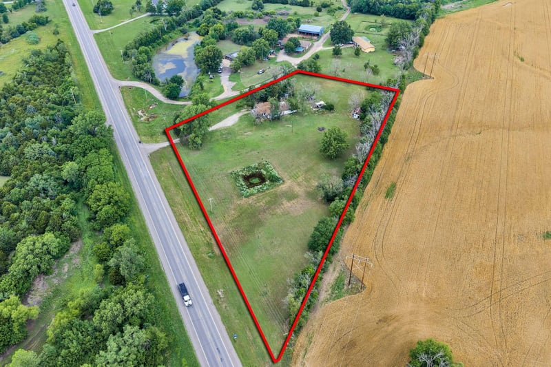 1332 Hwy 15 , Mulvane, KS 67110