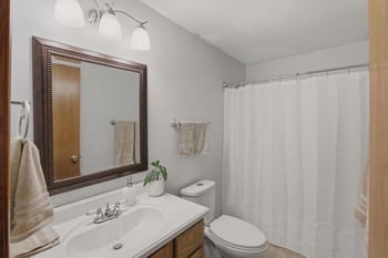 1231 S Longford, Wichita, KS 67207
