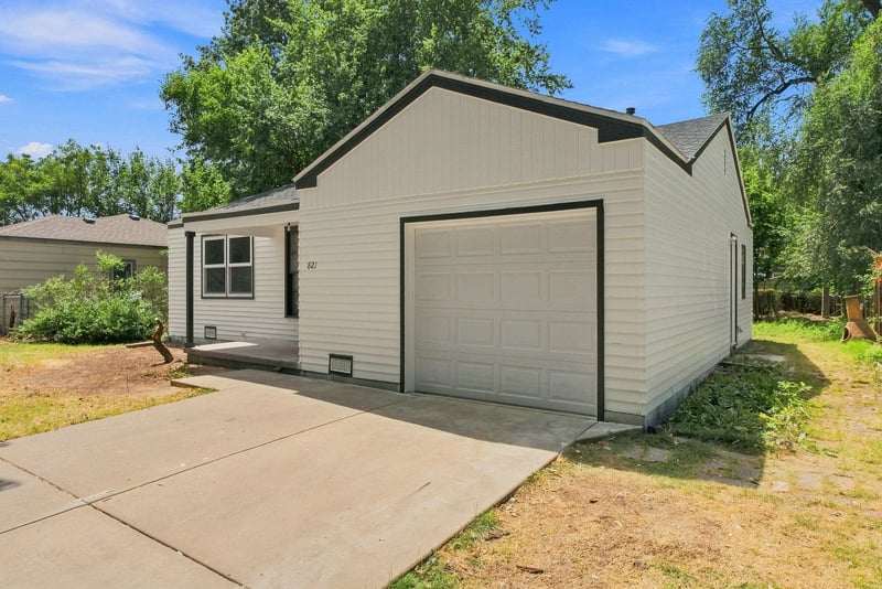 821 Christine St, Wichita, KS 67218
