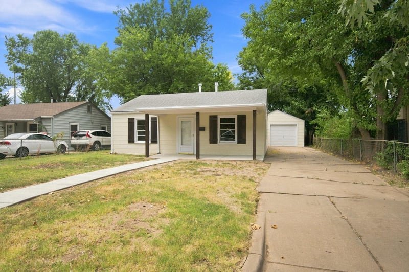 2101 Madison Ave, Wichita, KS 67211