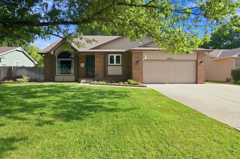 10810 Rolling Hills, Wichita, KS 67212