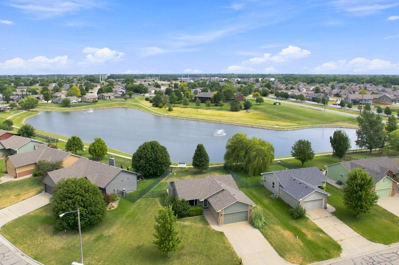 13706 Lost Creek St, Wichita, KS 67235-7043
